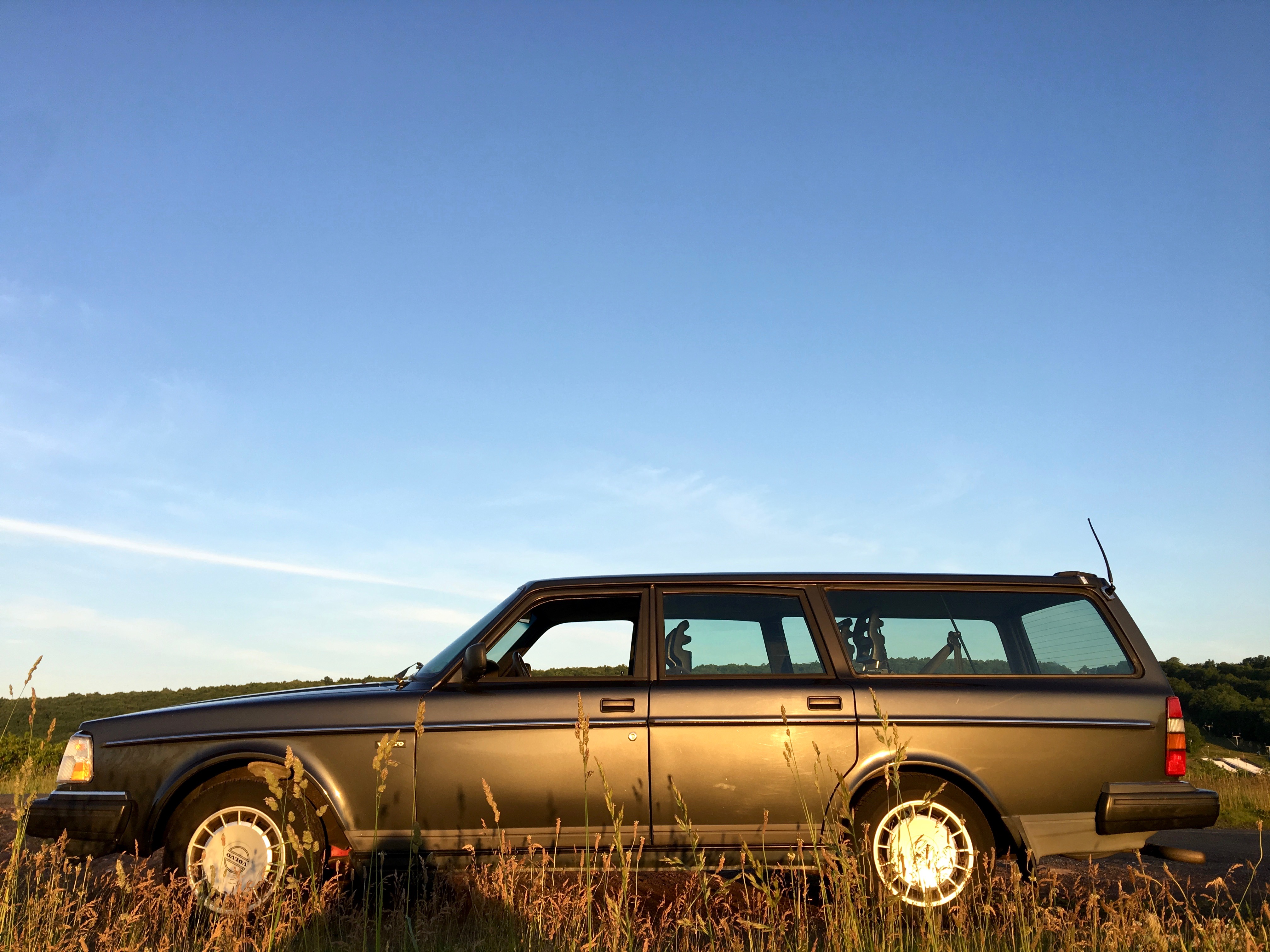 1993 Volvo 240 Wagon – 2.3L B230F Inline-Four, 4-Speed Automatic, Long-Term Original-Owner Car — photo 3